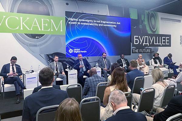 Не фрагментация, а путь к устойчивости и связности: «Ростелеком» обсудил вопросы цифрового суверенитета