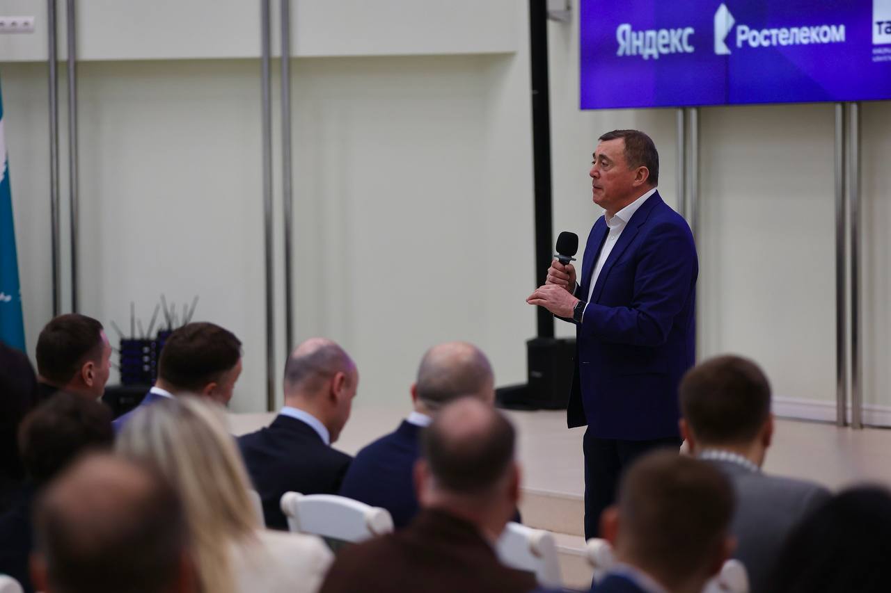 Валерий Лимаренко ответил на вопросы айтишников на международном форуме «Цифровой маяк»