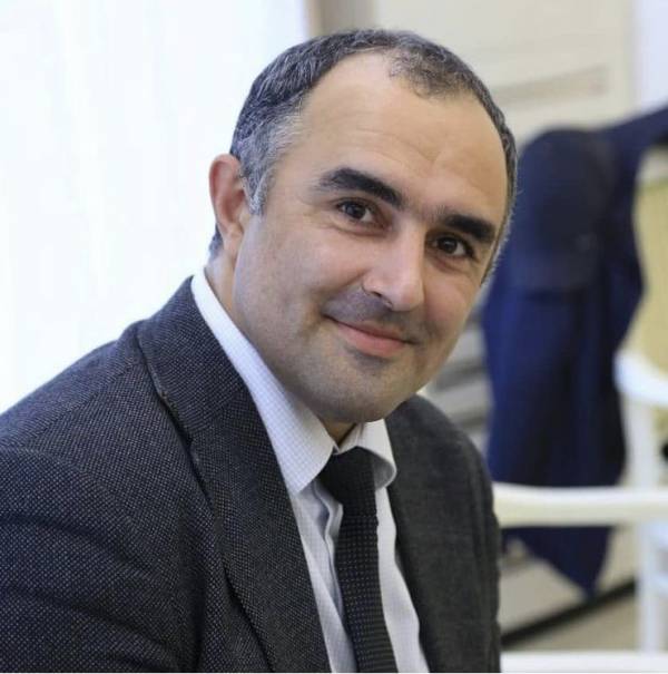 Гамзатов Юрий